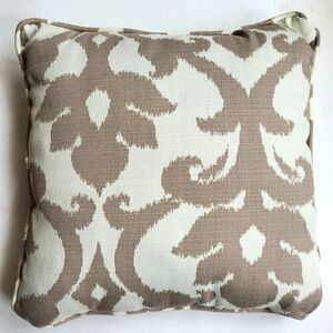 Indoor/Outdoor Damask Decorative Pillow 15" NWT